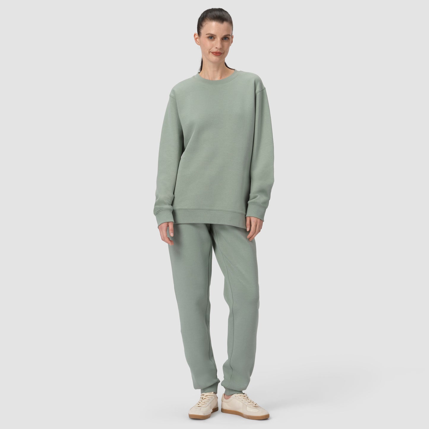 Full feet model earing loungewear green sage matching set